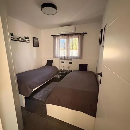 Pearl *